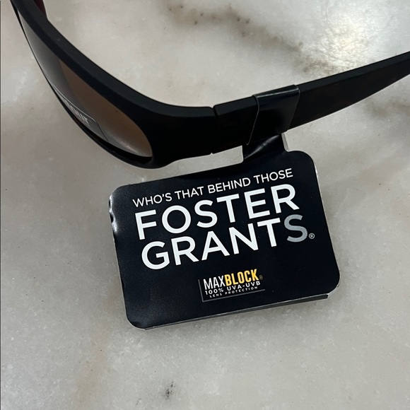 Foster Grant Black Leopard Sunglasses with Dark Lenses - Picture 2 of 9